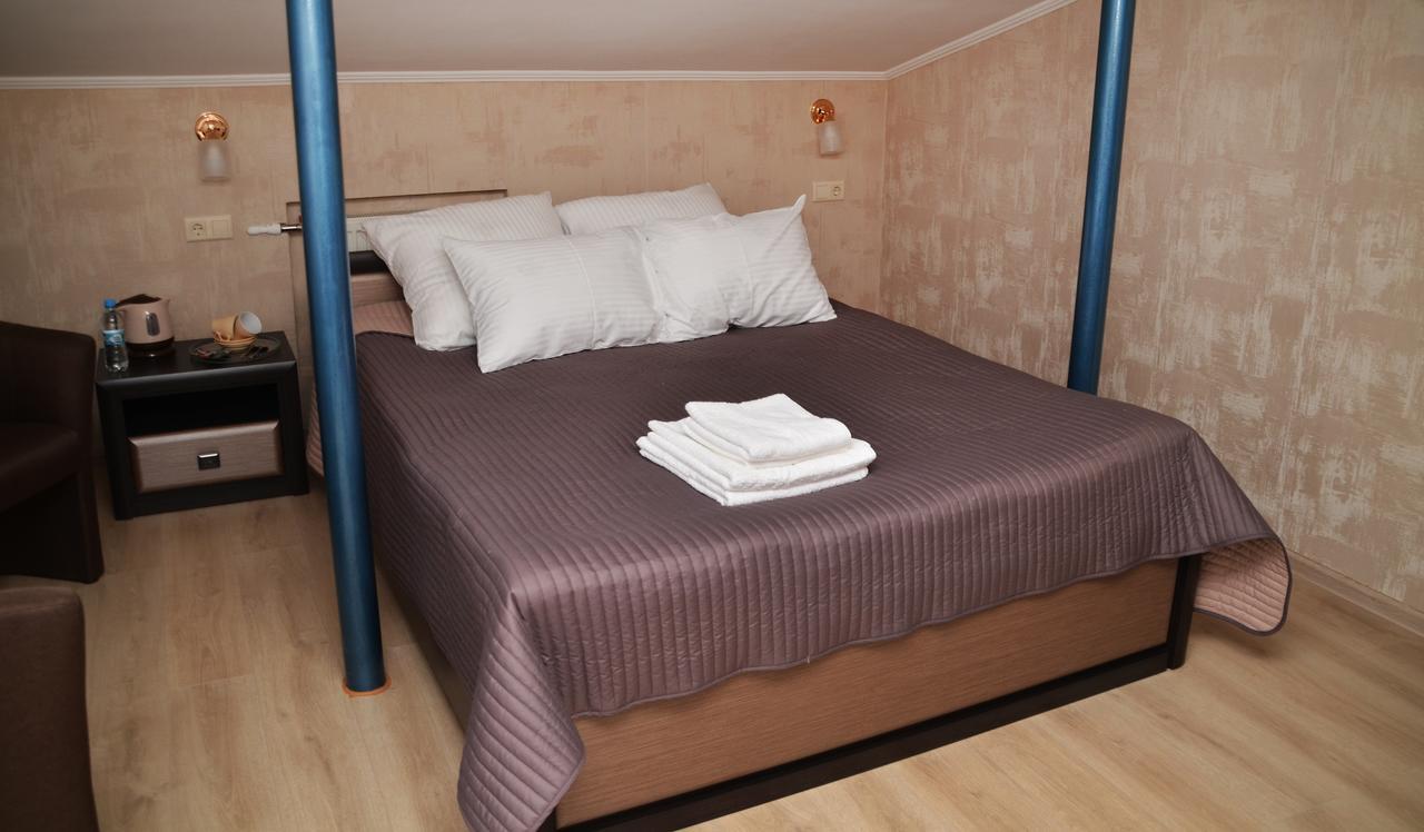 Centralnyi Hotel Poltava Dış mekan fotoğraf