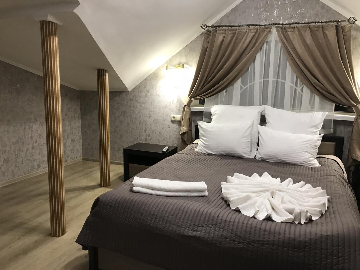 Centralnyi Hotel Poltava Dış mekan fotoğraf