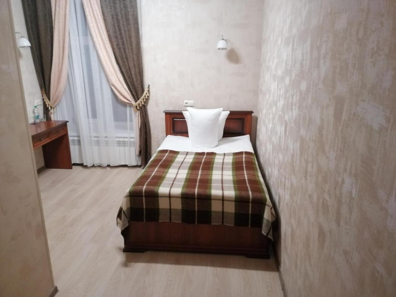Centralnyi Hotel Poltava Dış mekan fotoğraf
